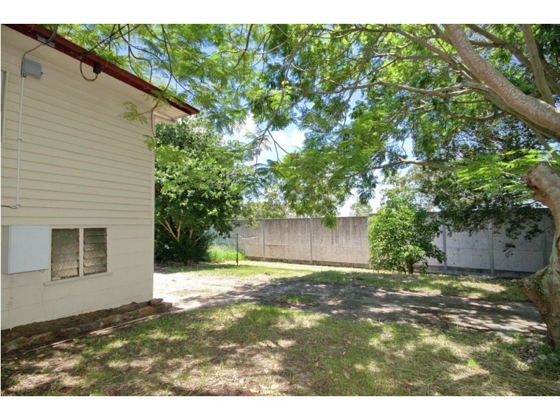 9 Curve Avenue, Wynnum QLD 4178