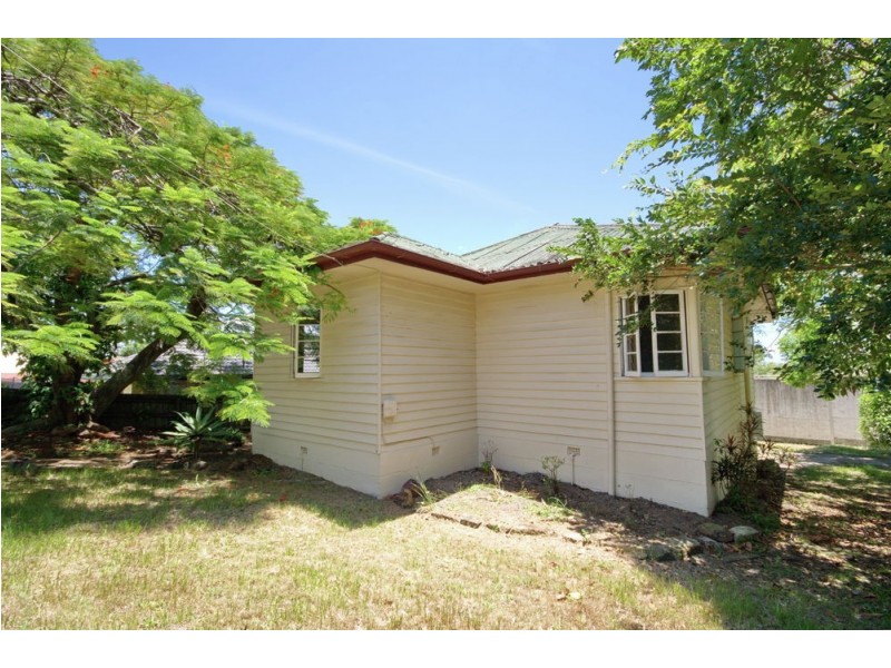 9 Curve Avenue, Wynnum QLD 4178