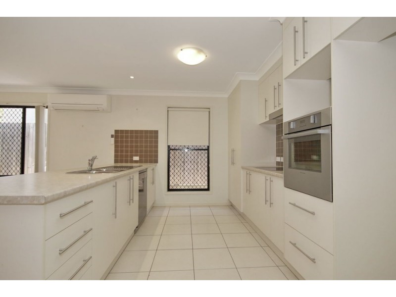 103 Kamarin St, Manly West QLD 4179