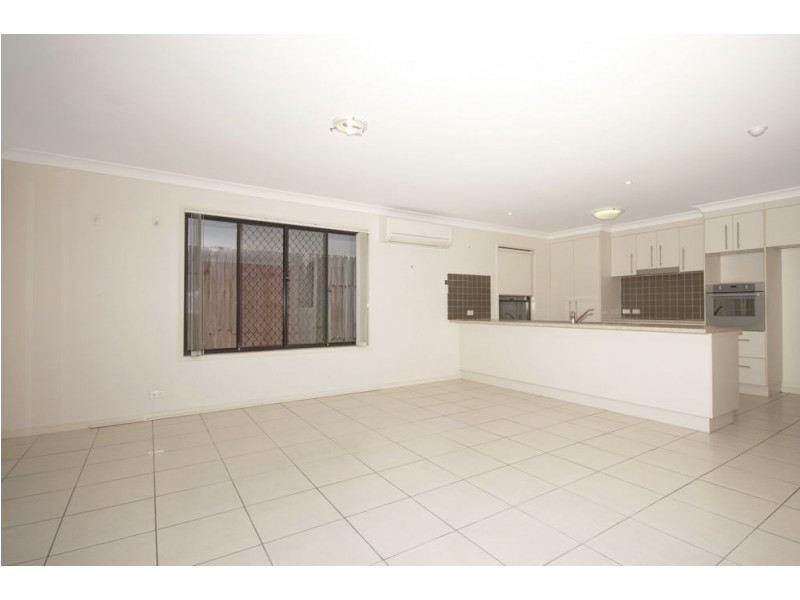 103 Kamarin St, Manly West QLD 4179