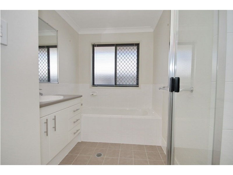 103 Kamarin St, Manly West QLD 4179