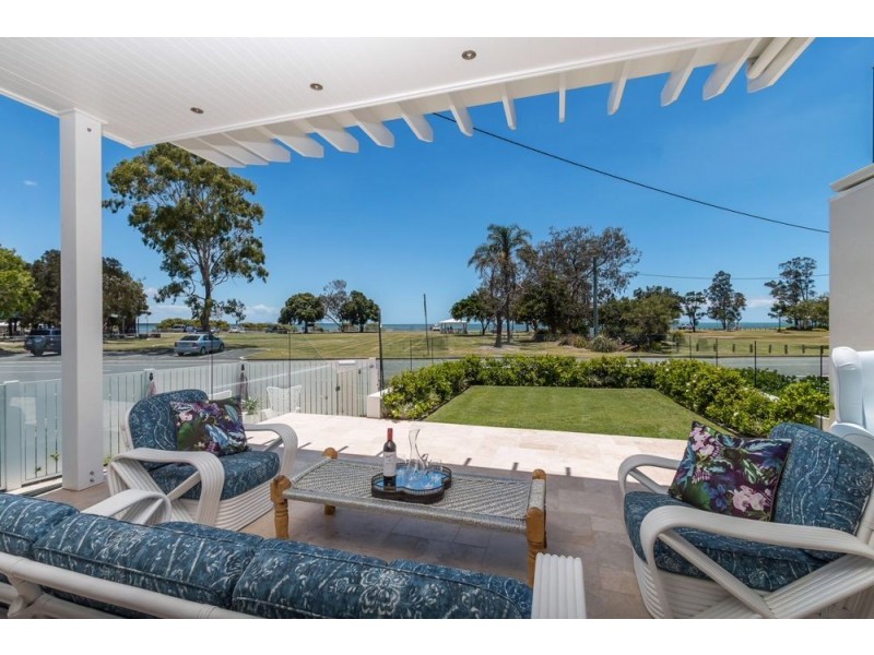 323 Upper Esplanade, Manly QLD 4179