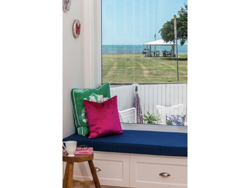 323 Upper Esplanade, Manly QLD 4179