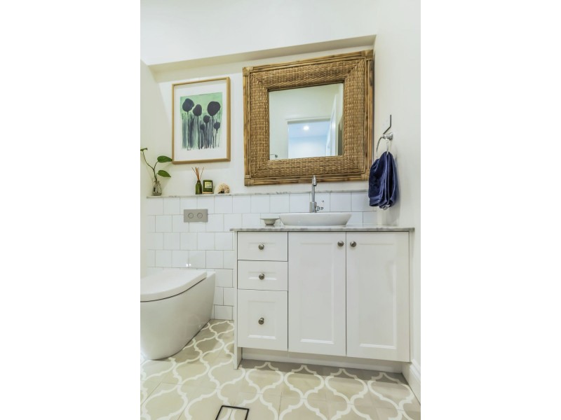 323 Upper Esplanade, Manly QLD 4179