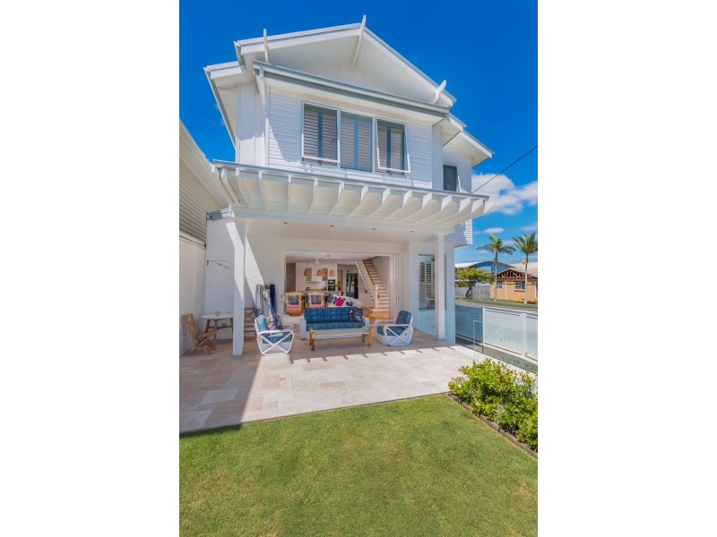 323 Upper Esplanade, Manly QLD 4179