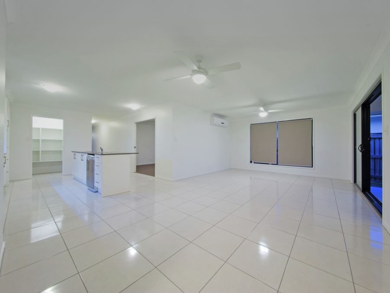 3 Harrogate Place, Gumdale QLD 4154