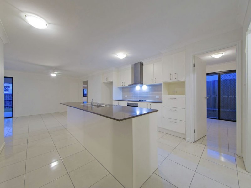 3 Harrogate Place, Gumdale QLD 4154