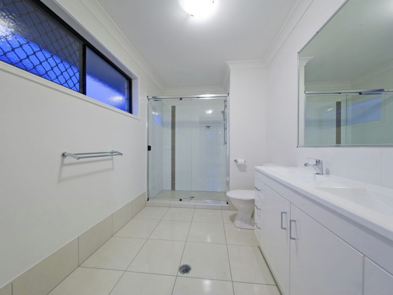 3 Harrogate Place, Gumdale QLD 4154