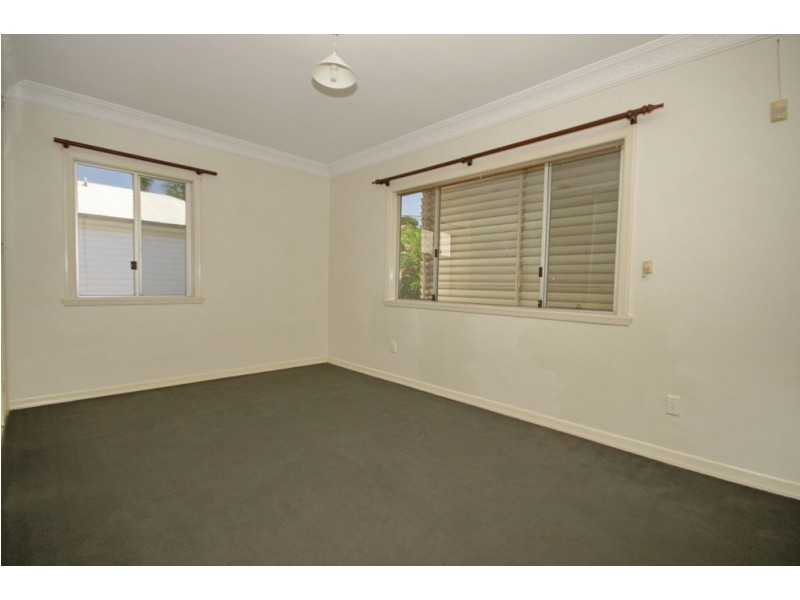 168 Manly Road, Manly West QLD 4179