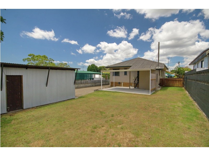 16 Astley Street, Wynnum West QLD 4178