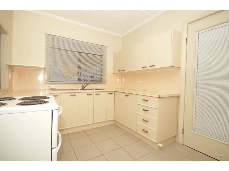 16 Astley Street, Wynnum West QLD 4178