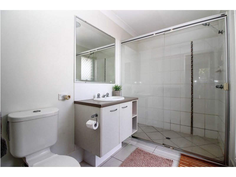 28 Worchester Cres, Wakerley QLD 4154