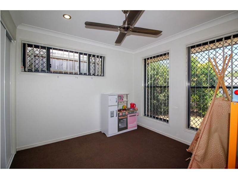 28 Worchester Cres, Wakerley QLD 4154