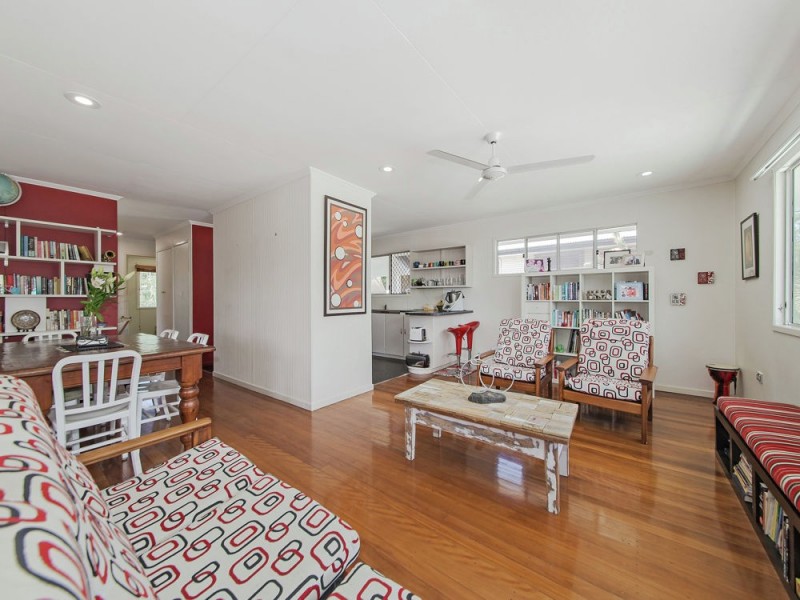 12 Cranleigh Street, Wynnum West QLD 4178