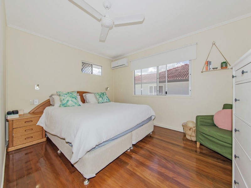 12 Cranleigh Street, Wynnum West QLD 4178