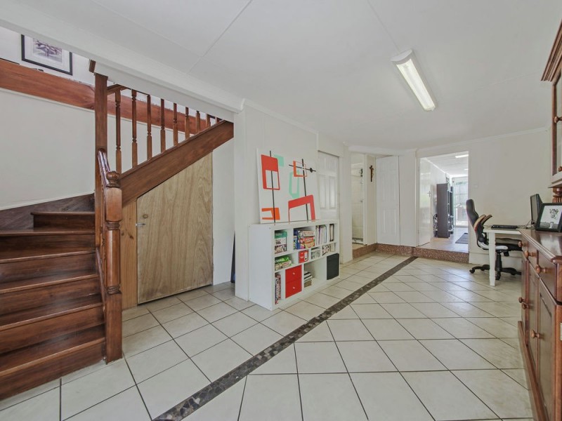 12 Cranleigh Street, Wynnum West QLD 4178