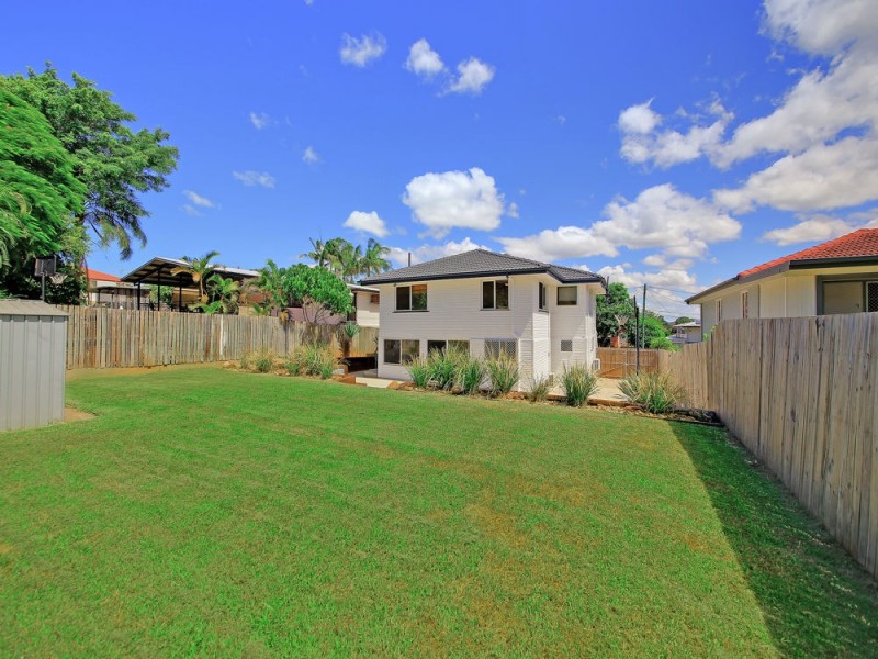 12 Cranleigh Street, Wynnum West QLD 4178