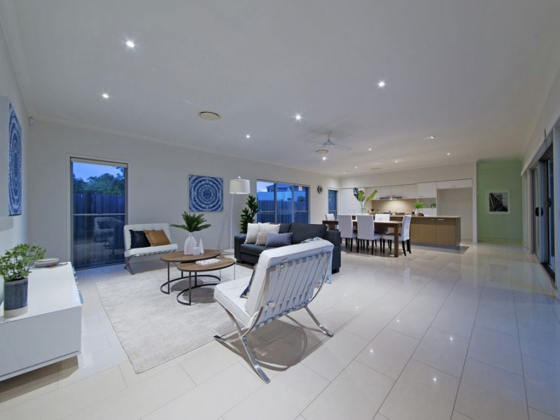 5 Clyde Court, Wakerley QLD 4154