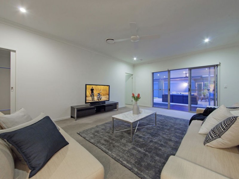 5 Clyde Court, Wakerley QLD 4154