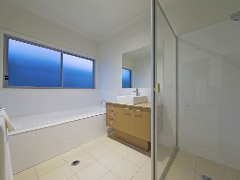 5 Clyde Court, Wakerley QLD 4154