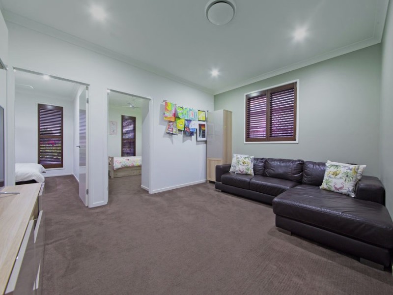 35 Gumdale Street, Wakerley QLD 4154