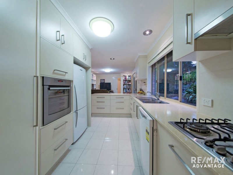 99 Raeburn Street, Manly West QLD 4179
