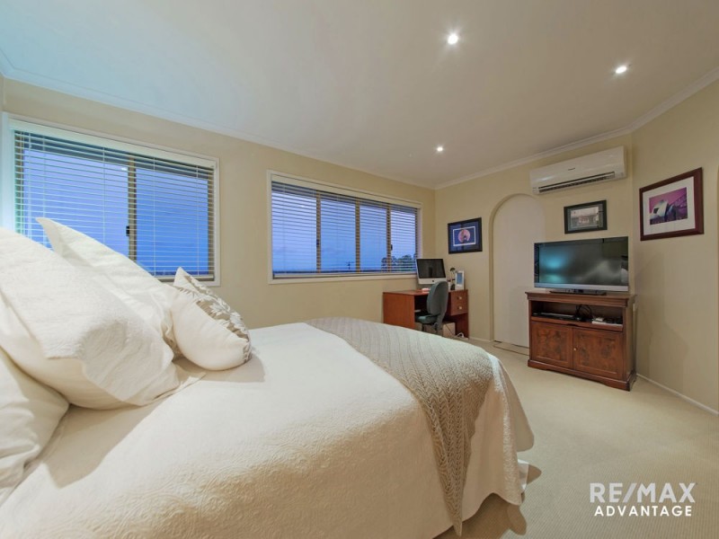 99 Raeburn Street, Manly West QLD 4179
