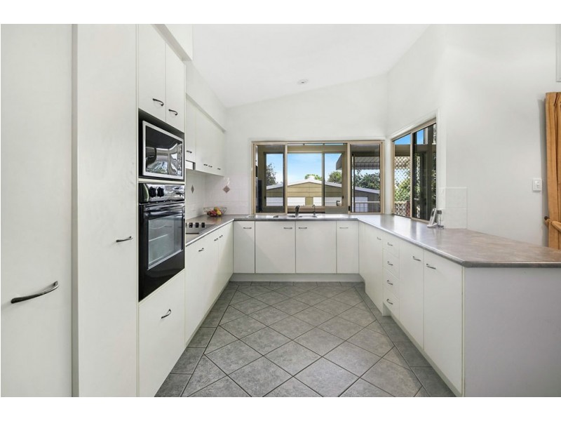 3 Joffre St, Wynnum QLD 4178