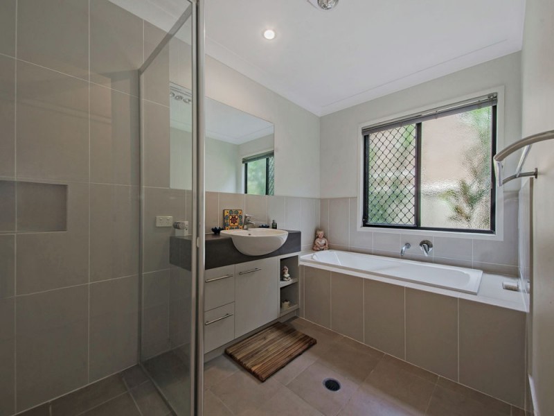 115 Raeburn St, Manly West QLD 4179