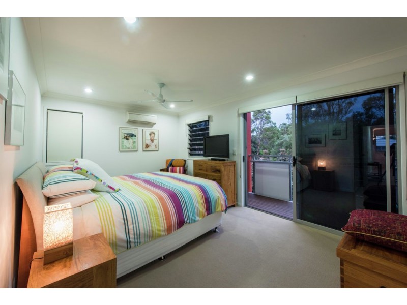 11 Margaret Crescent, Wakerley QLD 4154