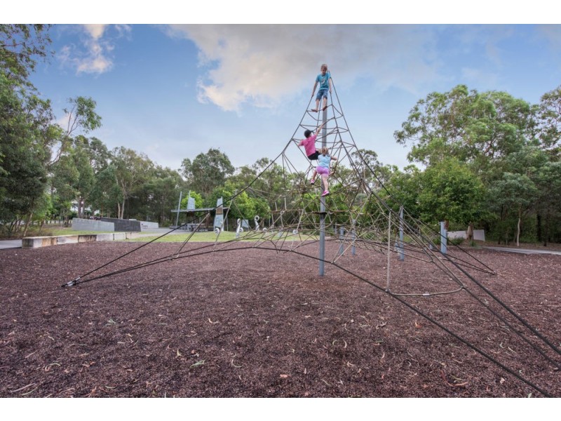 11 Margaret Crescent, Wakerley QLD 4154