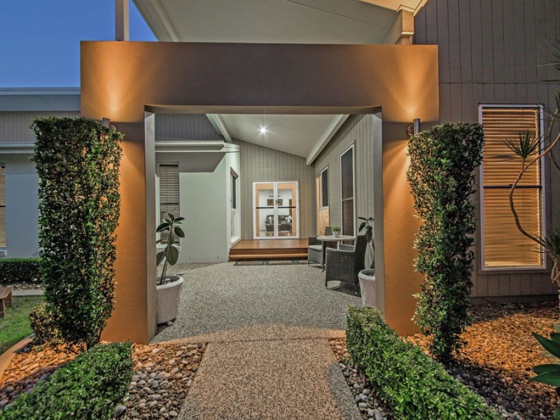 7 Ashburton Place, Wakerley QLD 4154