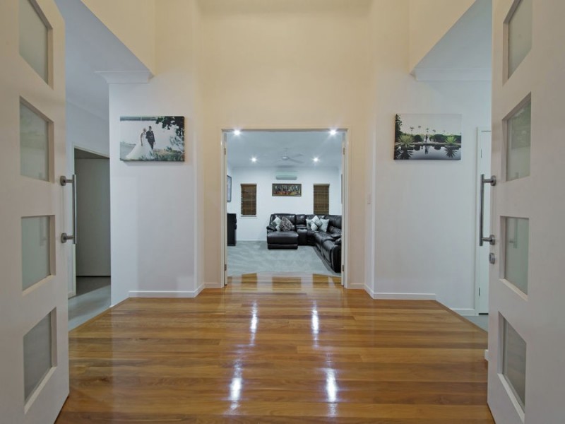 7 Ashburton Place, Wakerley QLD 4154