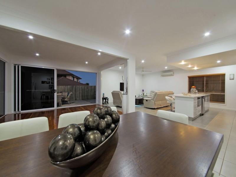 7 Ashburton Place, Wakerley QLD 4154
