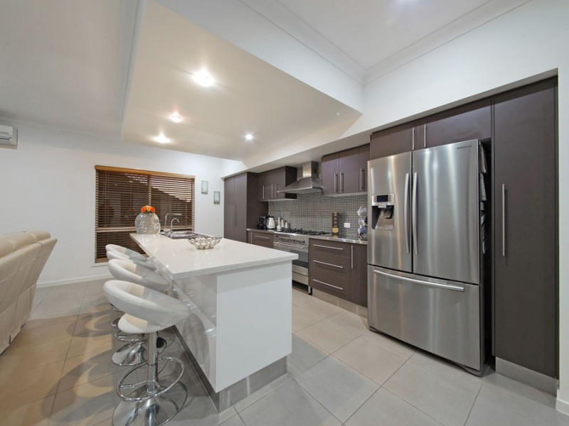 7 Ashburton Place, Wakerley QLD 4154