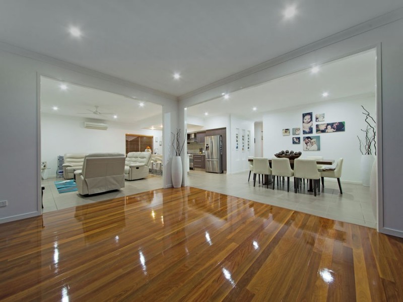 7 Ashburton Place, Wakerley QLD 4154