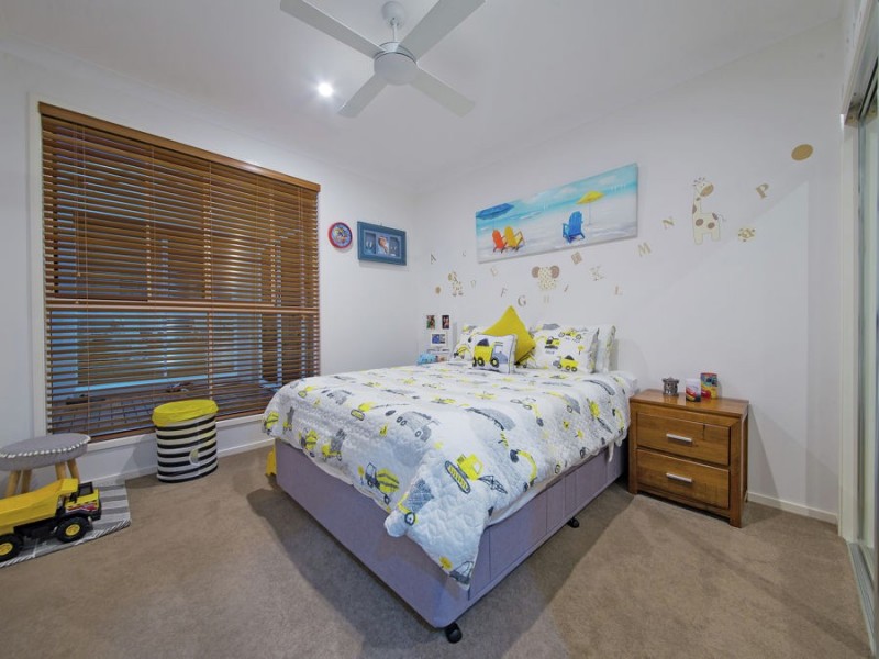 7 Ashburton Place, Wakerley QLD 4154