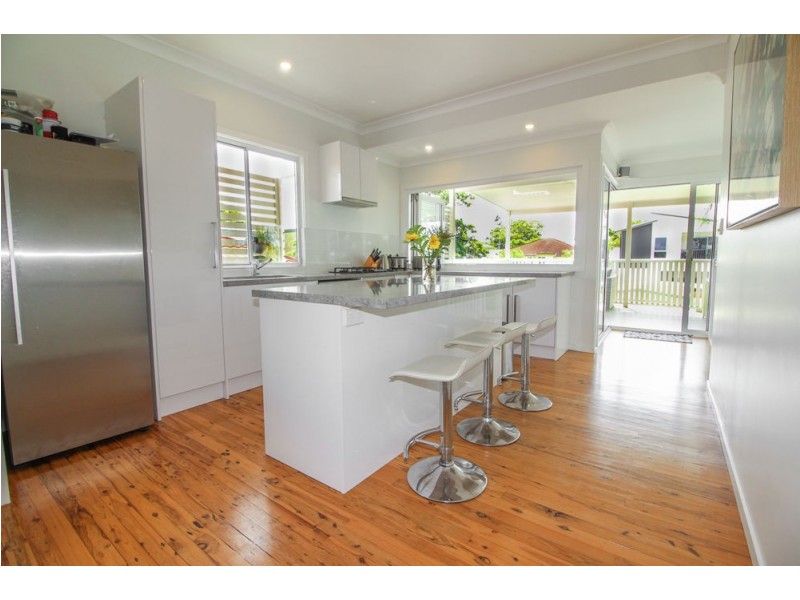 17 Chestnut St, Wynnum QLD 4178