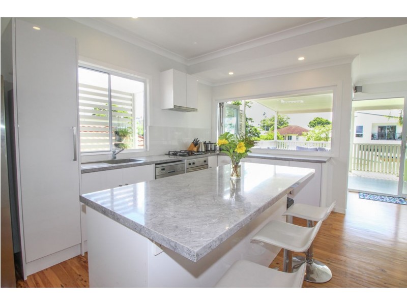 17 Chestnut St, Wynnum QLD 4178