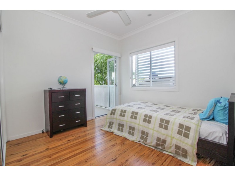 17 Chestnut St, Wynnum QLD 4178
