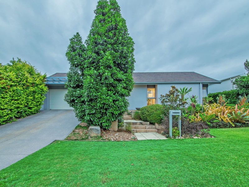 17 Esk Crescent, Wakerley QLD 4154