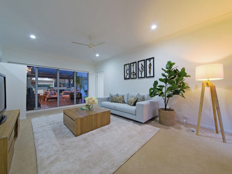 17 Esk Crescent, Wakerley QLD 4154