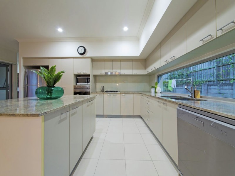 17 Esk Crescent, Wakerley QLD 4154