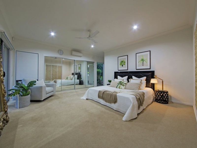 17 Esk Crescent, Wakerley QLD 4154