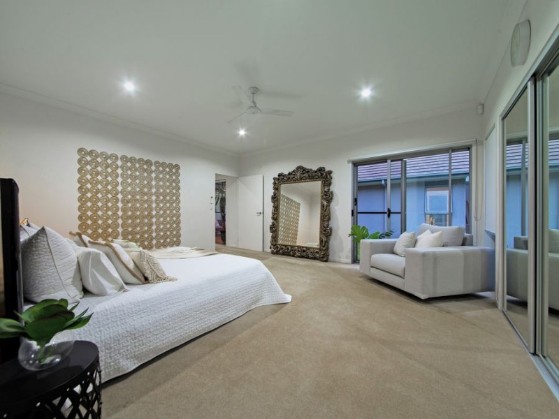 17 Esk Crescent, Wakerley QLD 4154