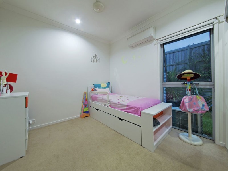 17 Esk Crescent, Wakerley QLD 4154