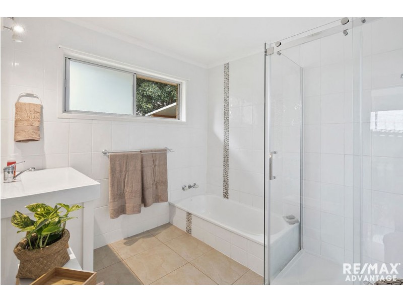 9 Yaringa St, Manly West QLD 4179