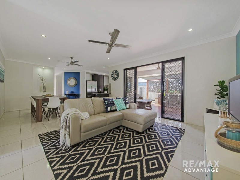 82 Schooner Circuit, Manly West QLD 4179