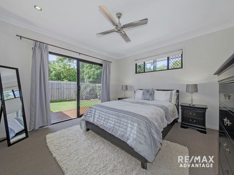 82 Schooner Circuit, Manly West QLD 4179