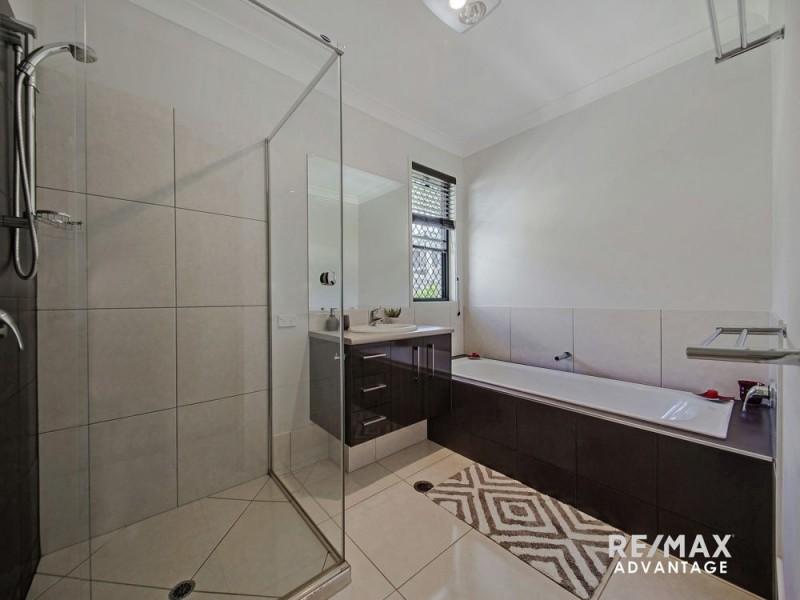 82 Schooner Circuit, Manly West QLD 4179